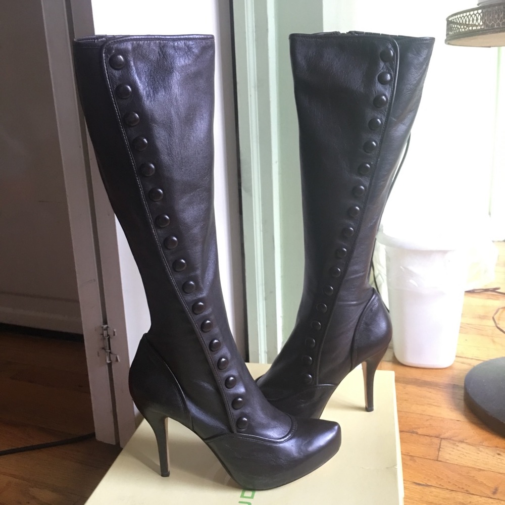 Max Studio Zulli Button Boots